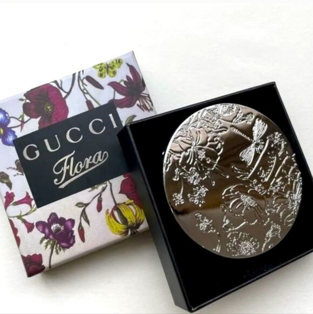 Gucci Silver Flora Accent Compact Mirror - Picture 2 of 6